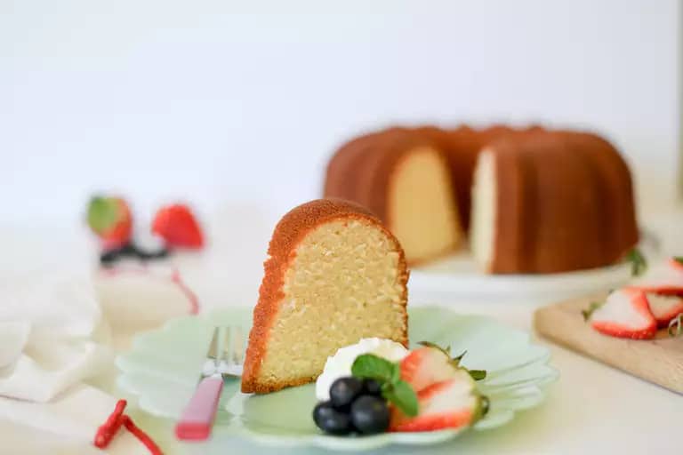 The Art of Baking: Crafting a Perfect Vanilla Pound Cake